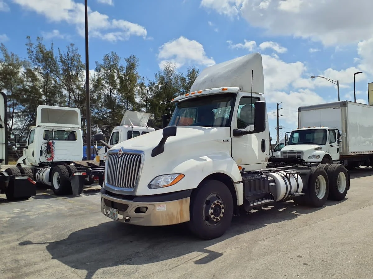 2018 International LT in Miami, FL