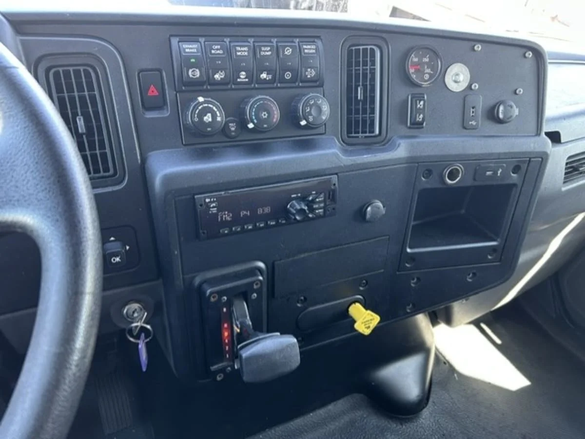 2020 International MV in Farmingdale, NY — photo 11