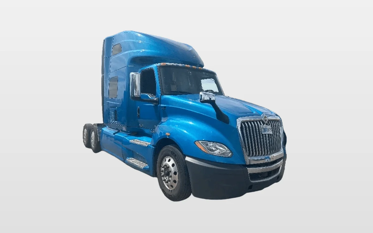 2021 International LT - image 1