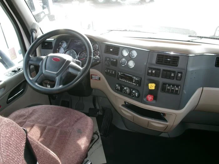 2022 Peterbilt 579 in Indianapolis, IN — photo 19