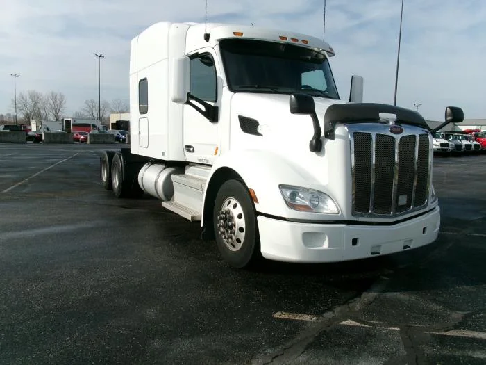 2022 Peterbilt 579 in Indianapolis, IN — photo 4