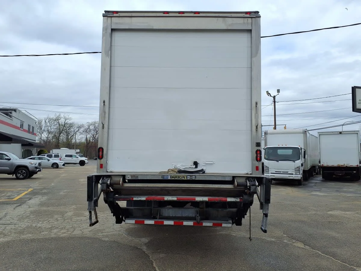 2018 Freightliner M2 106 in Warwick, RI — photo 5