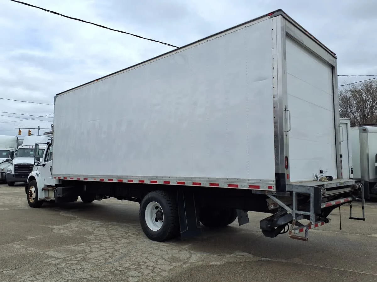 2018 Freightliner M2 106 in Warwick, RI — photo 6