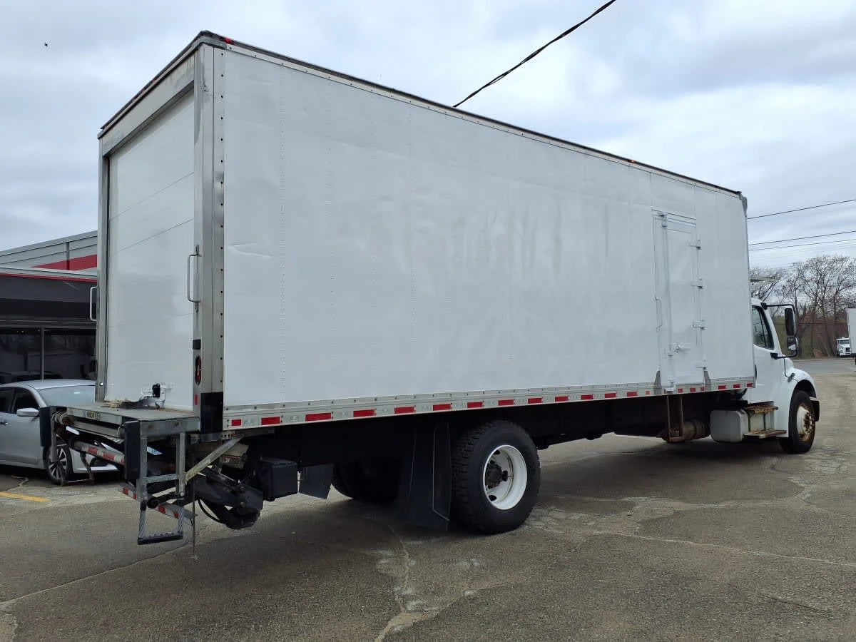 2018 Freightliner M2 106 in Warwick, RI — photo 4