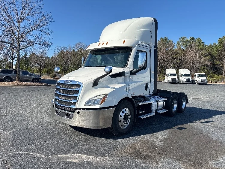 2021 Freightliner Cascadia in Concord, NC — photo 3