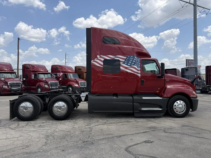 2022 International LT in Dallas — photo 2
