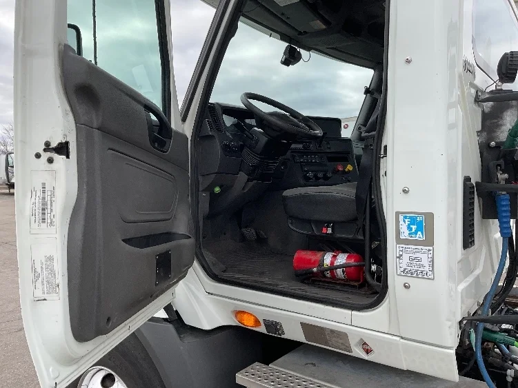 2020 International RH - image 9
