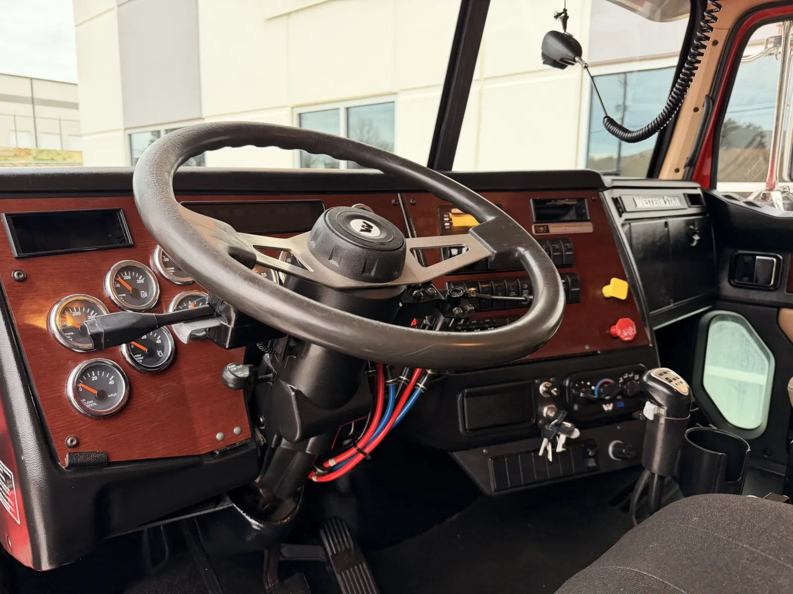 2017 Western Star 4900 - image 16