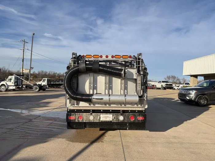 2025 Isuzu NRR in Lowell, AR — photo 5