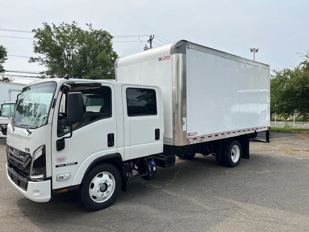 2025 Isuzu NRR