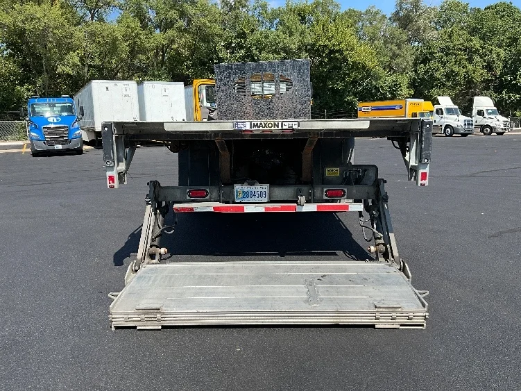 2020 Freightliner M2 106 - image 9