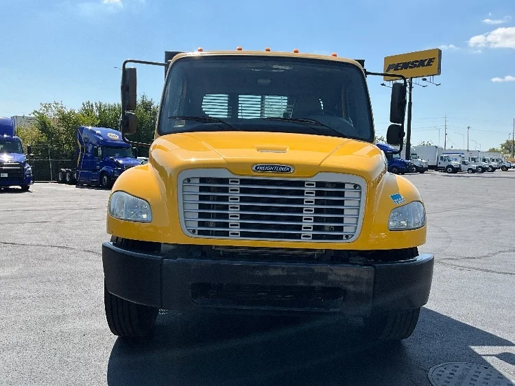 2020 Freightliner M2 106 in Neenah, WI — photo 2