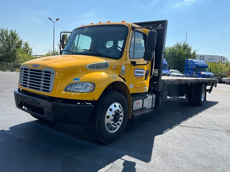 2020 Freightliner M2 106 in Neenah, WI — photo 3