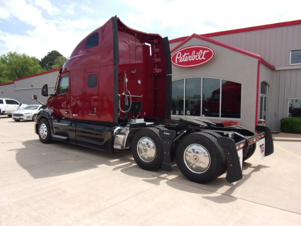 2023 Peterbilt 579 - image 5