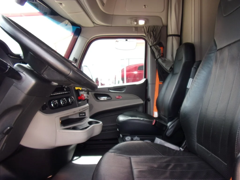2023 Peterbilt 579 - image 16