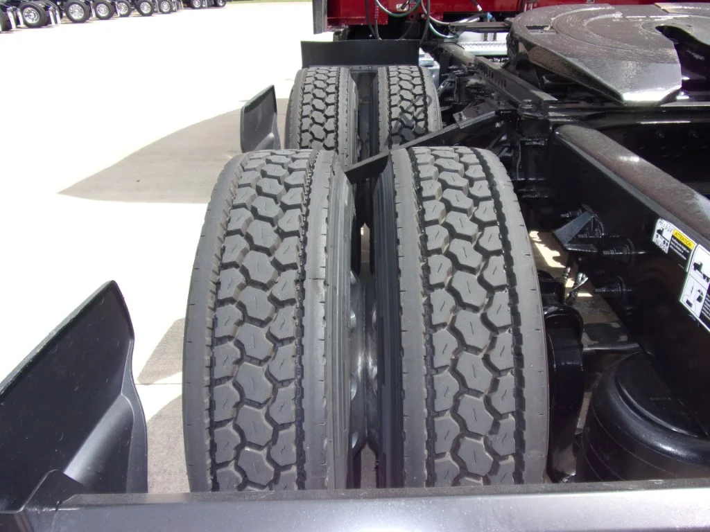 2023 Peterbilt 579 - image 9