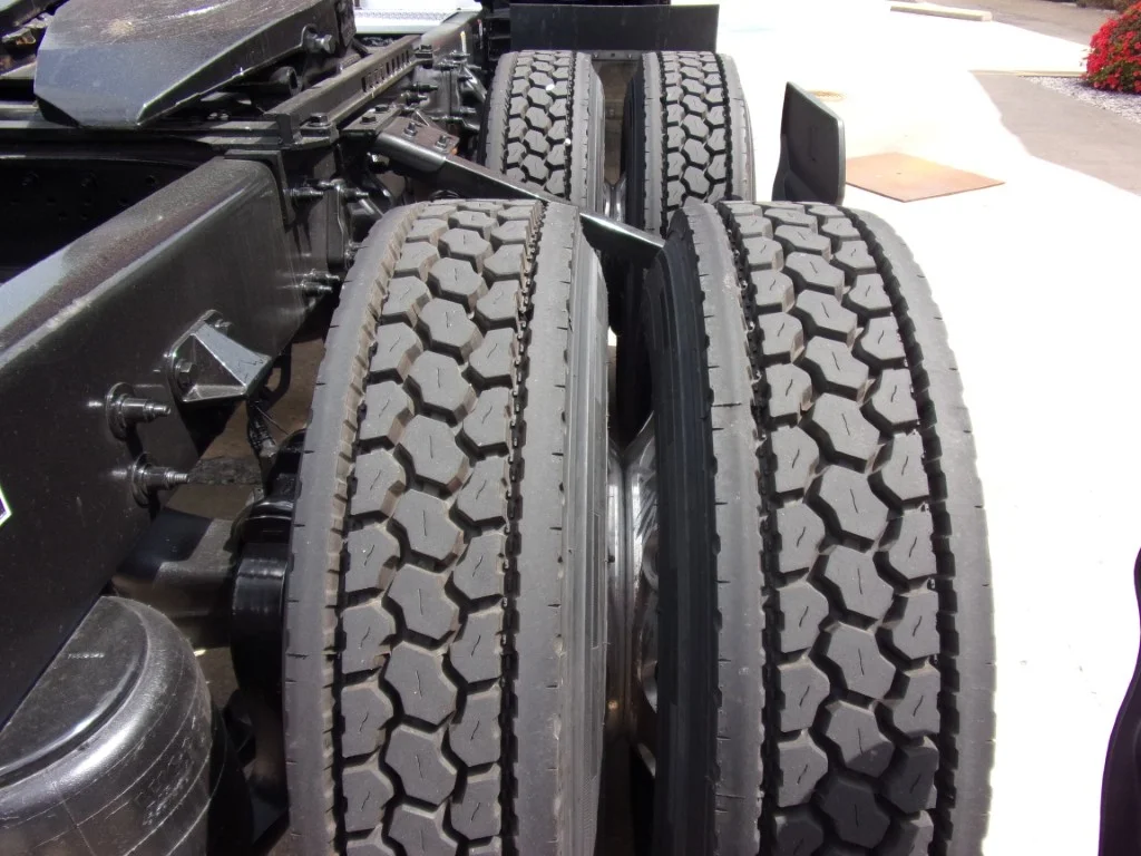 2023 Peterbilt 579 - image 8