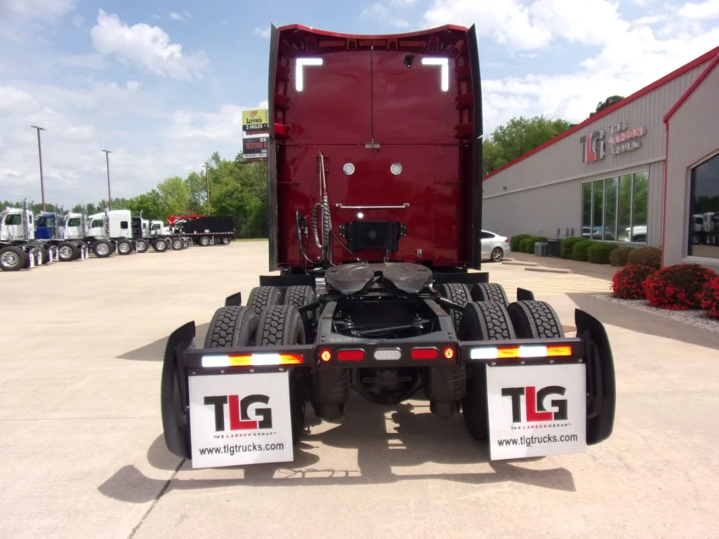 2023 Peterbilt 579 - image 4