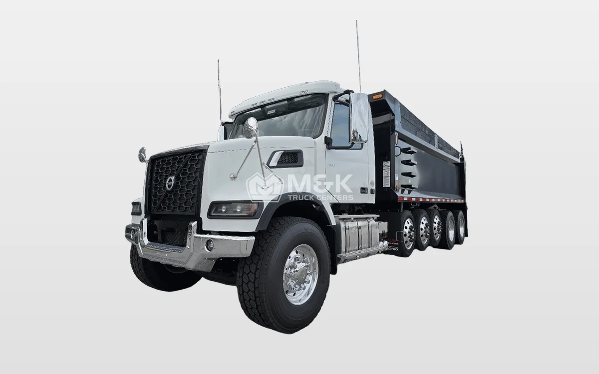 2025 Volvo - image 1