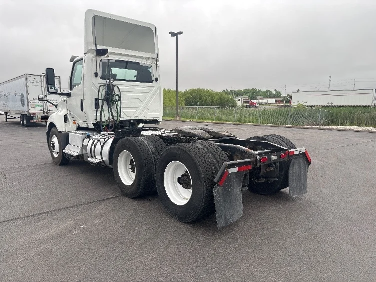 2020 International LT - image 5