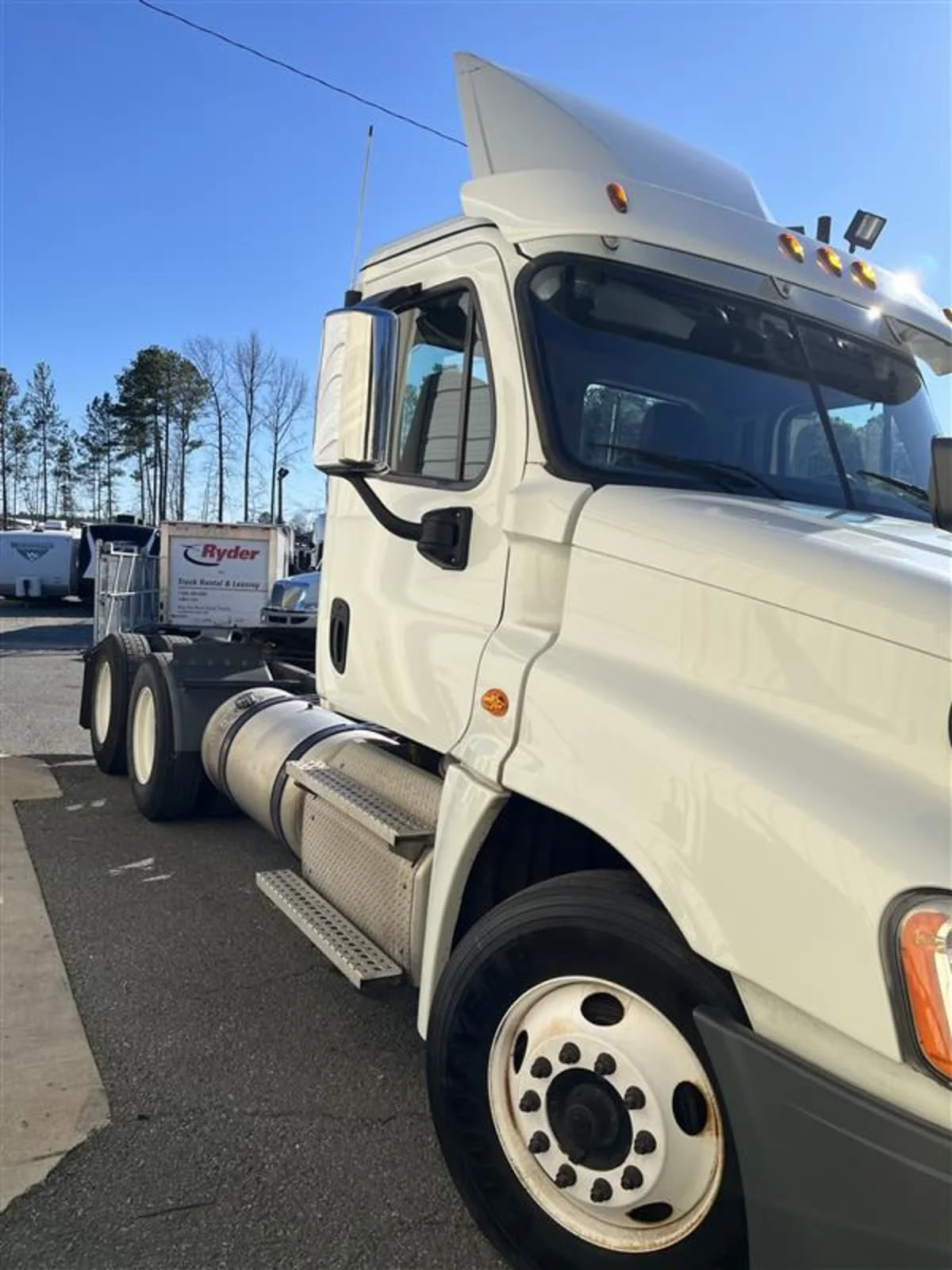 2020 Freightliner Cascadia in Ashland, VA — photo 3