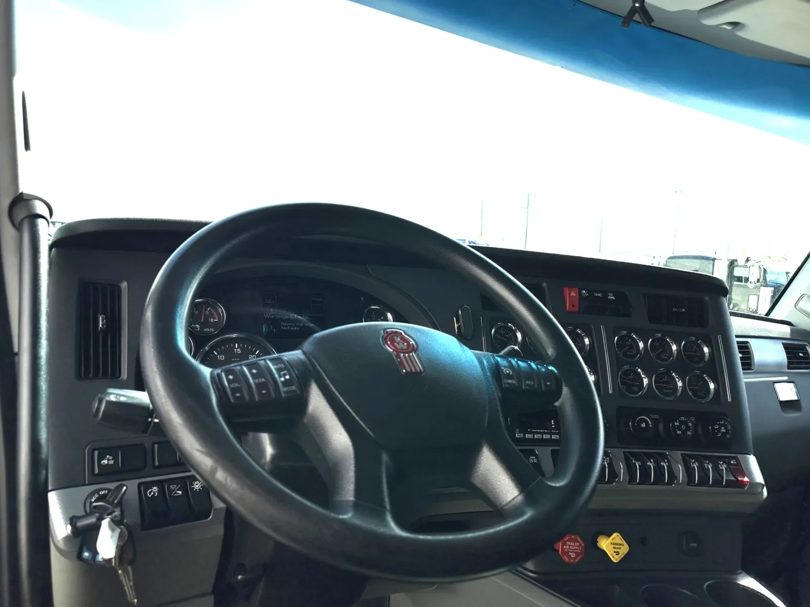 2022 Kenworth W990 - image 15