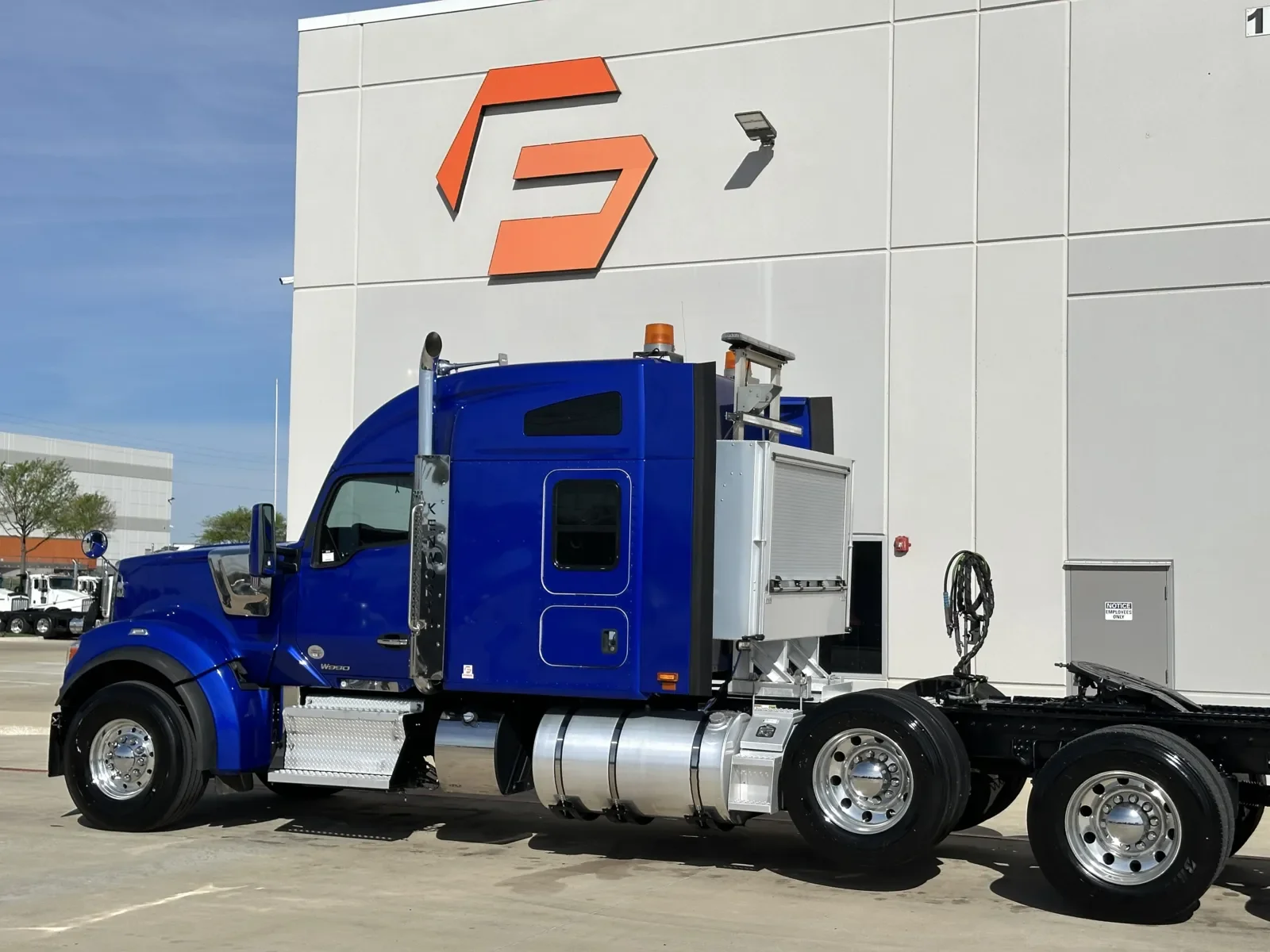 2022 Kenworth W990 - image 8