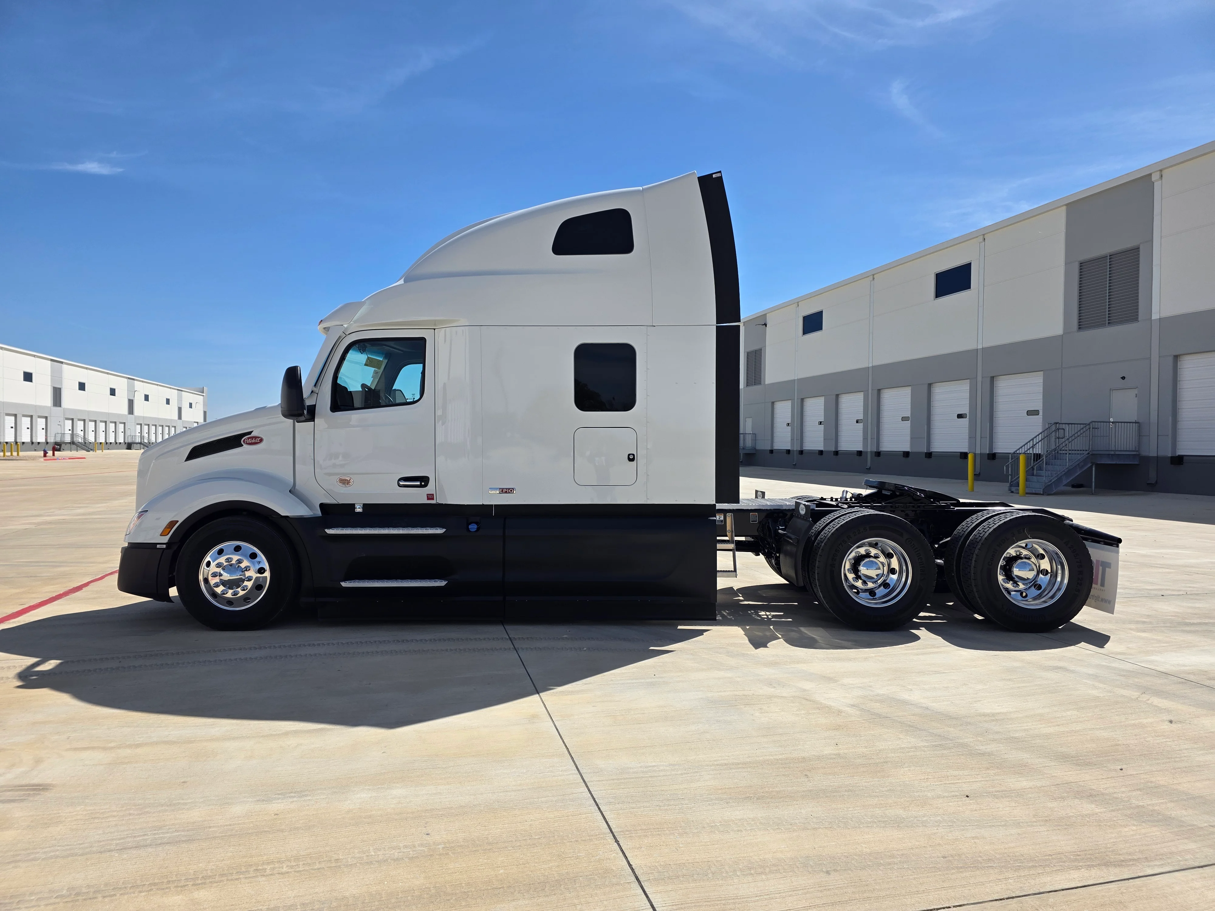 2027 Peterbilt 579 in Portland, OR — photo 2