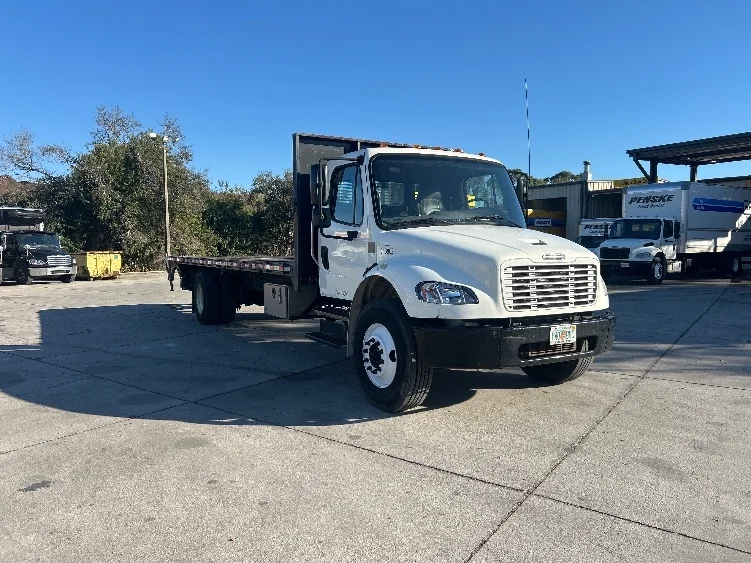 2020 Freightliner M2 106 in Tampa, FL