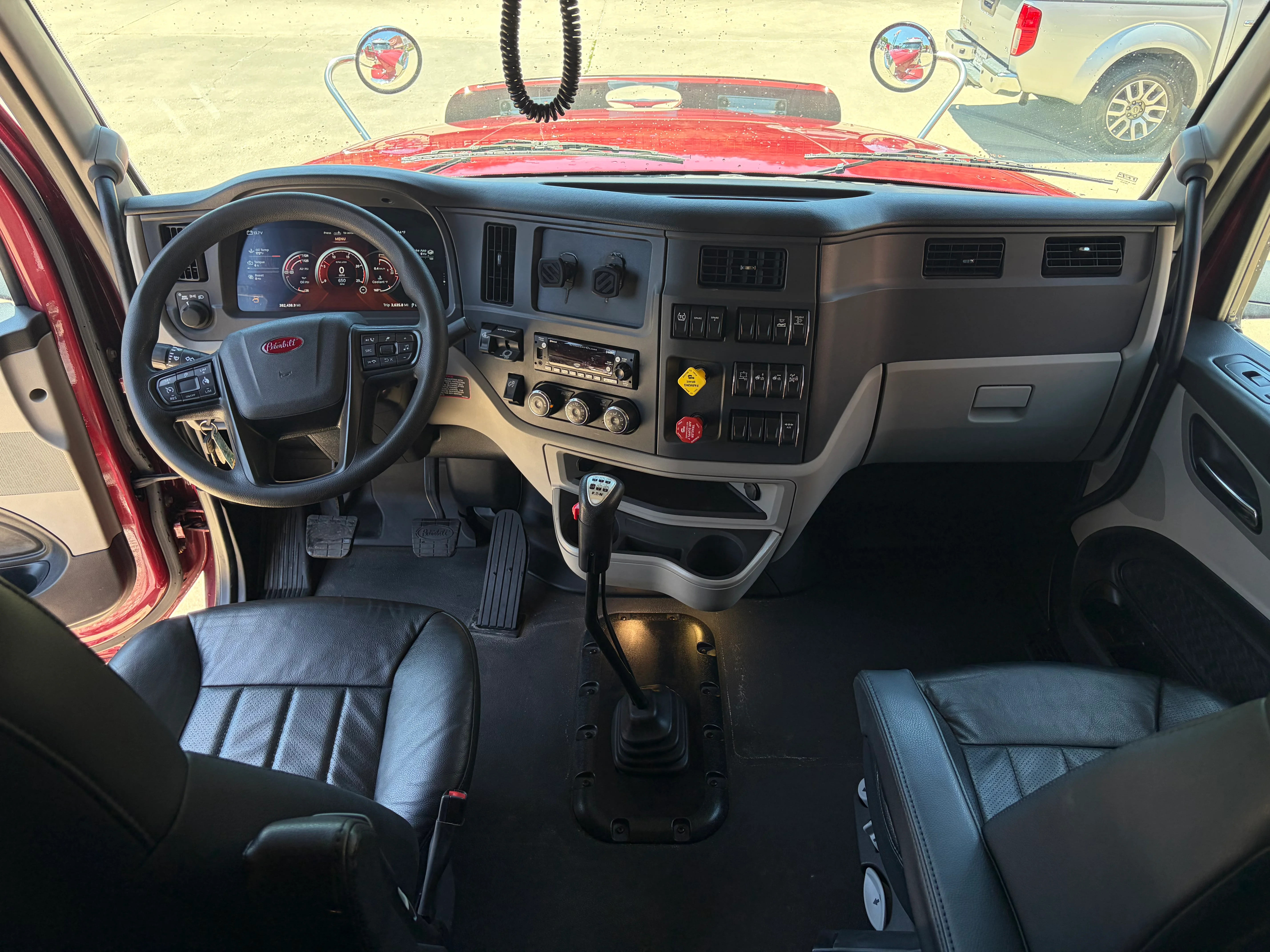 2022 Peterbilt 567 in Hattiesburg, MS — photo 9