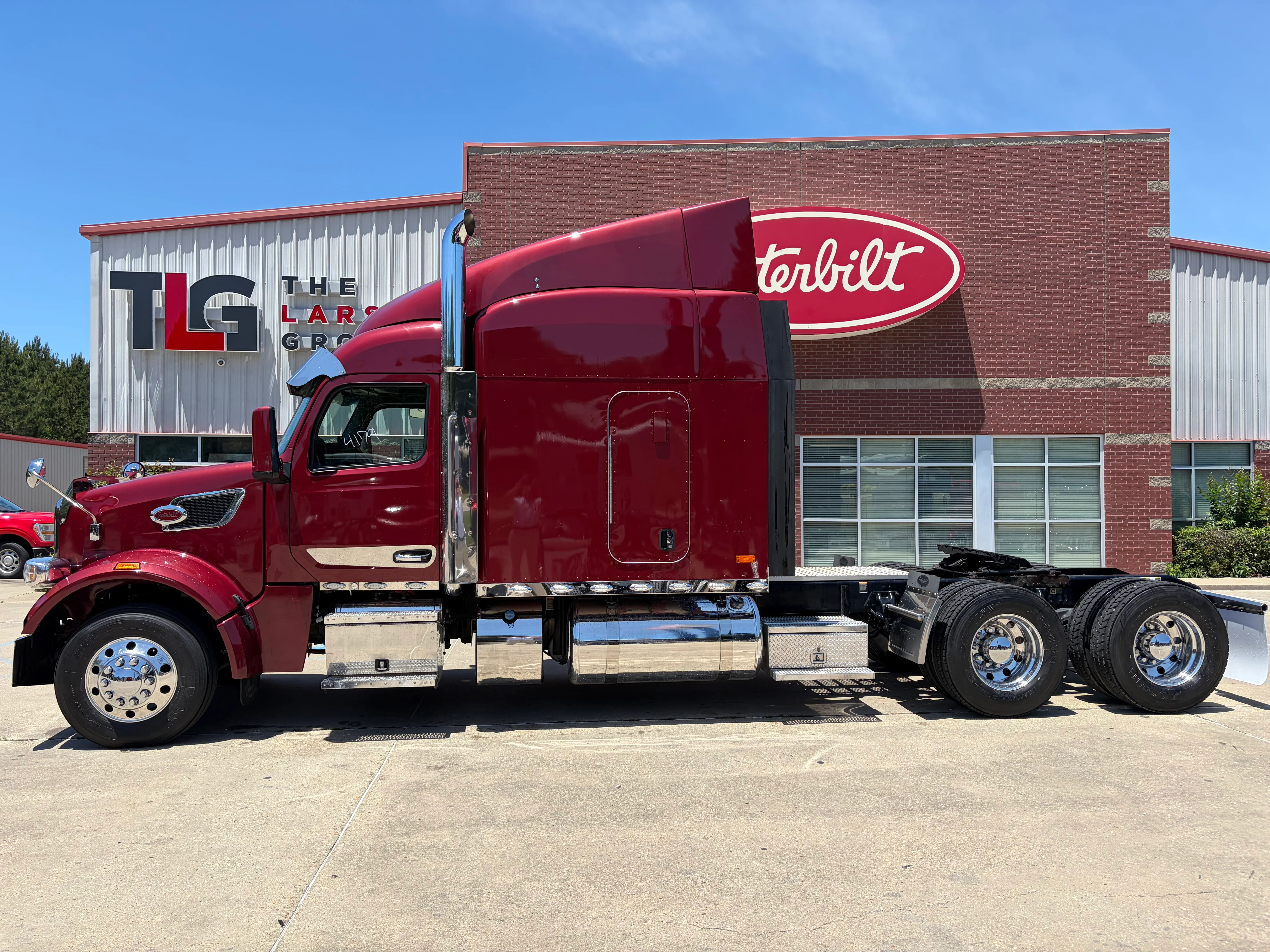 2022 Peterbilt 567 in Hattiesburg, MS — photo 2
