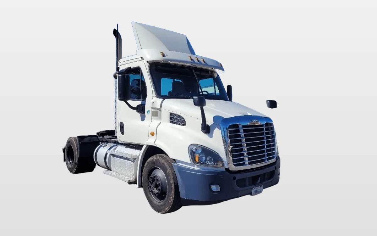2017 Freightliner Cascadia - image 1