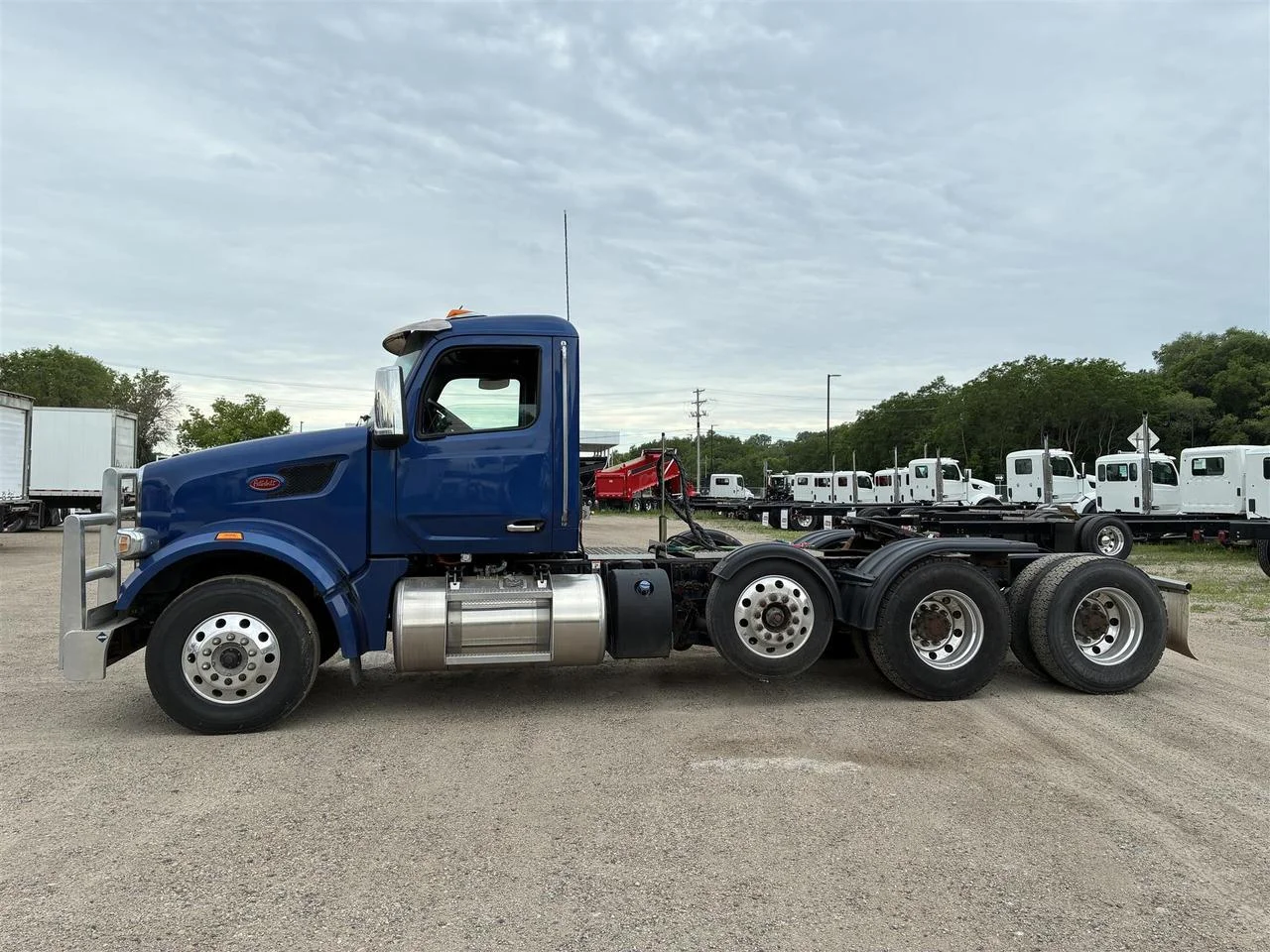 2023 Peterbilt 567