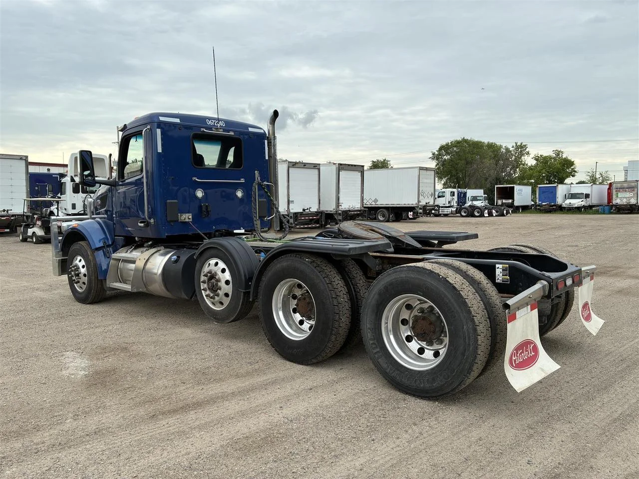 2023 Peterbilt 567 in Rochester, MN — photo 2