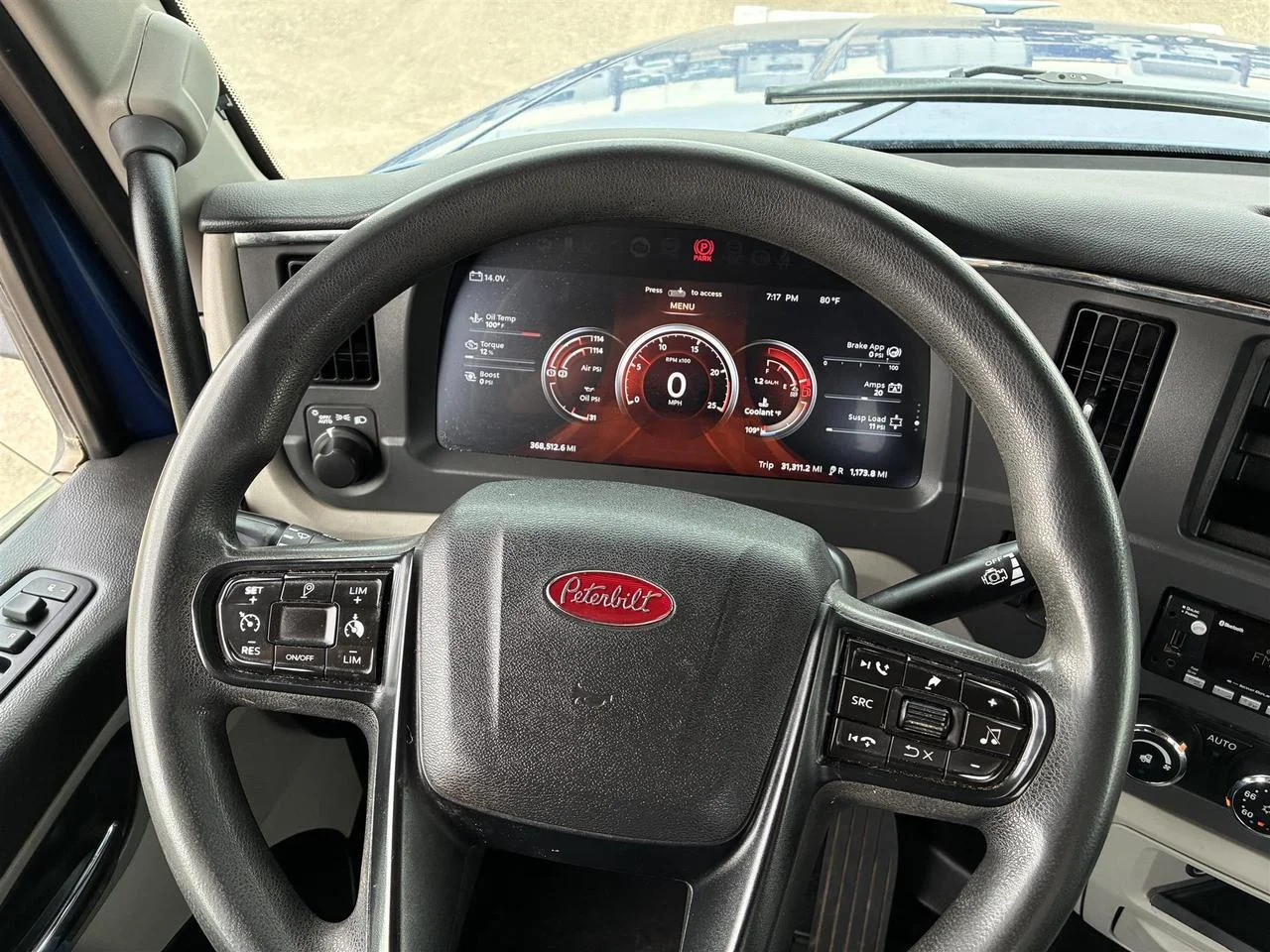 2023 Peterbilt 567 in Rochester, MN — photo 9
