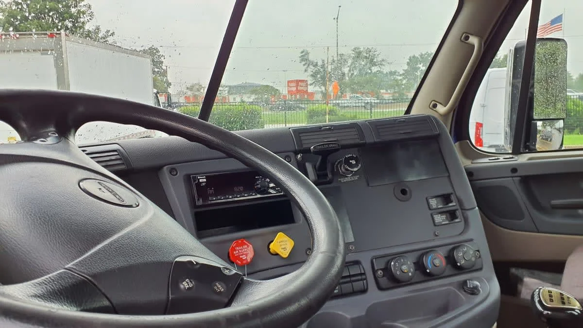 2020 Freightliner Cascadia in Bolingbrook, IL — photo 7