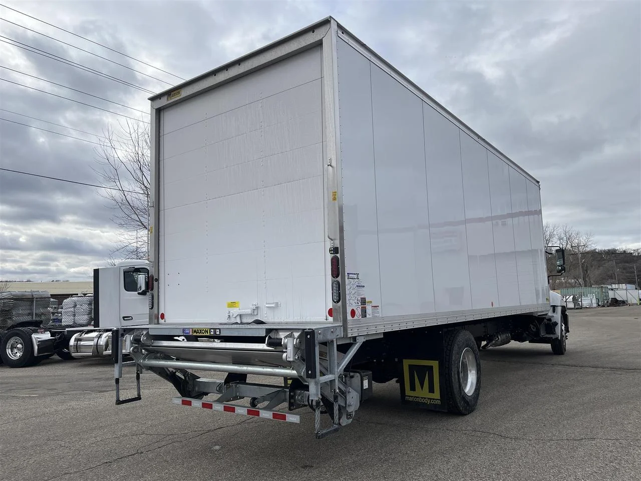 2025 Hino L6 - image 4