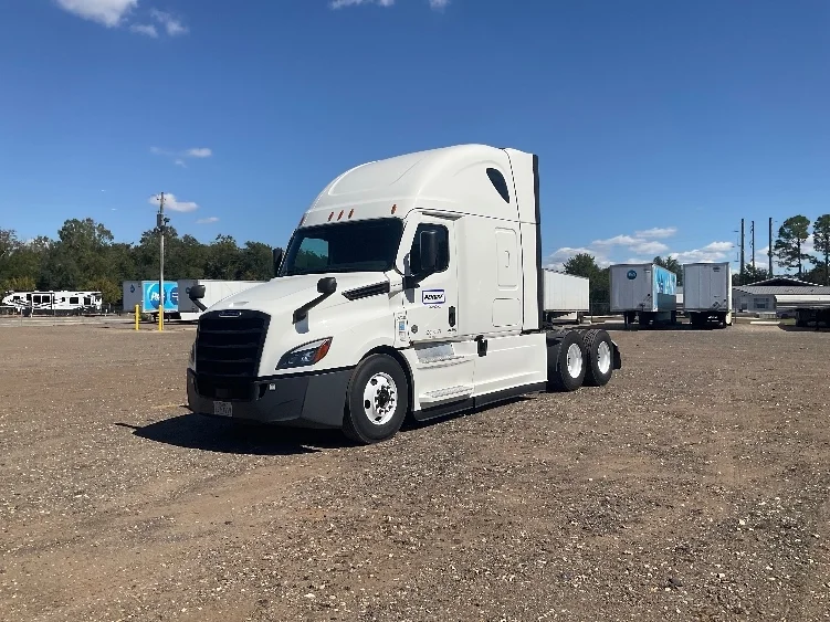 2022 Freightliner Cascadia - image 3