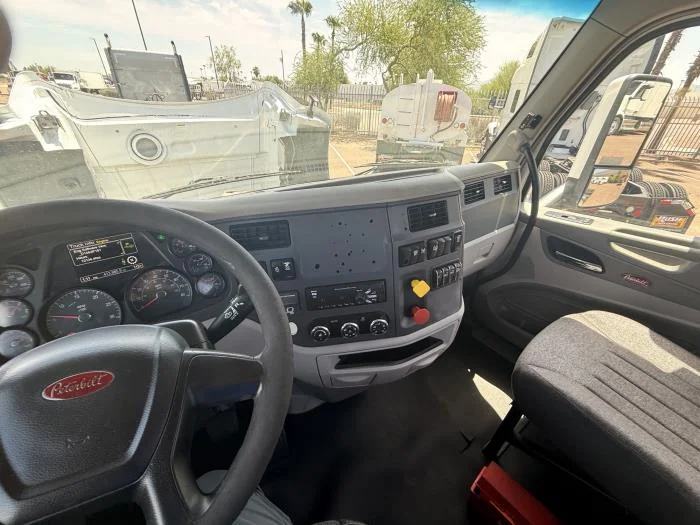 2019 Peterbilt 579 — photo 13