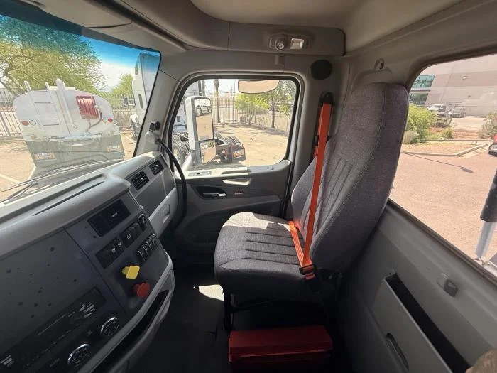 2019 Peterbilt 579 — photo 14