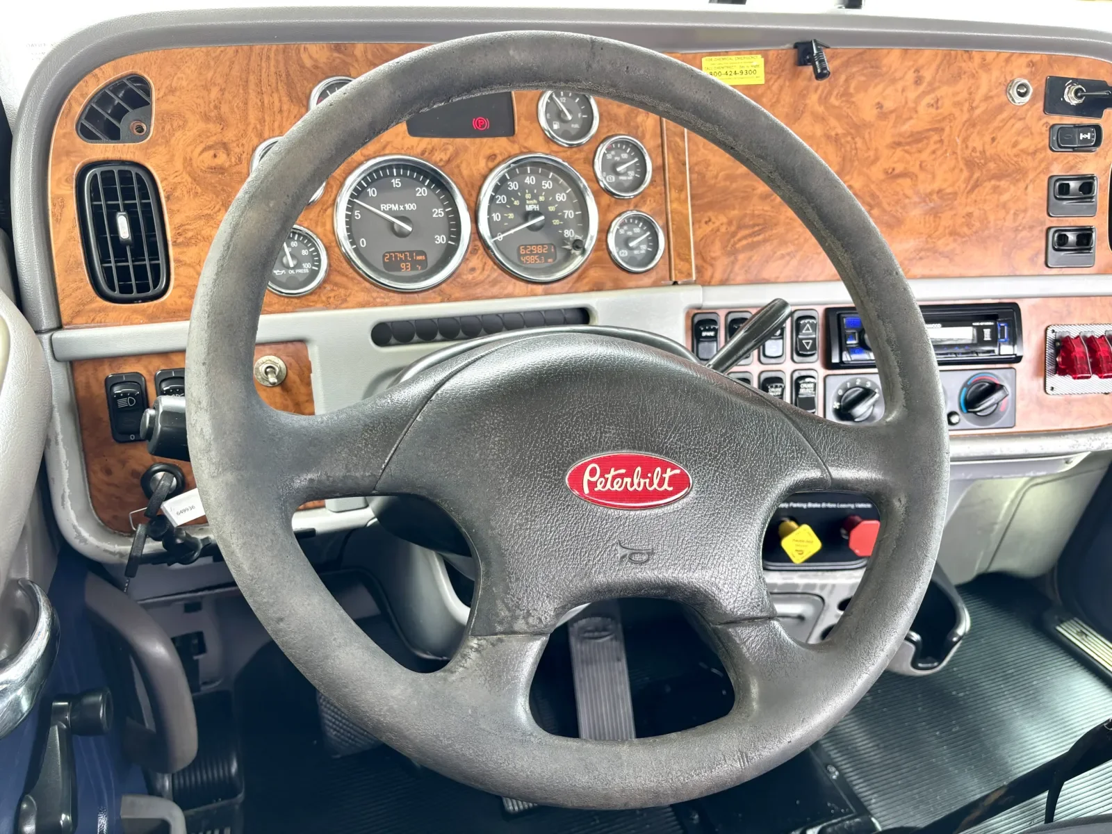 2006 Peterbilt in Hutchins, TX — photo 16