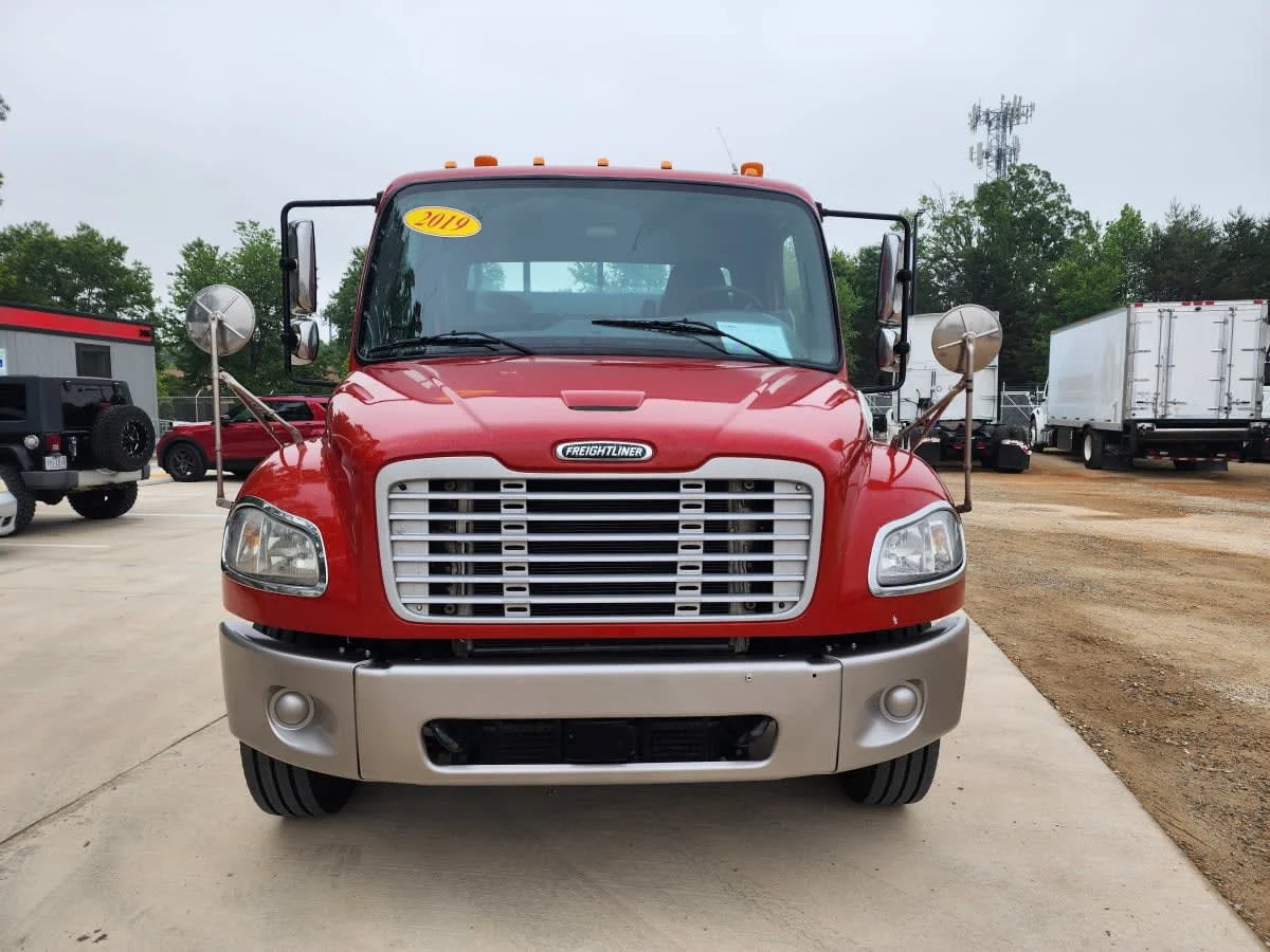 2019 Freightliner M2 106 in Greensboro, NC — photo 2