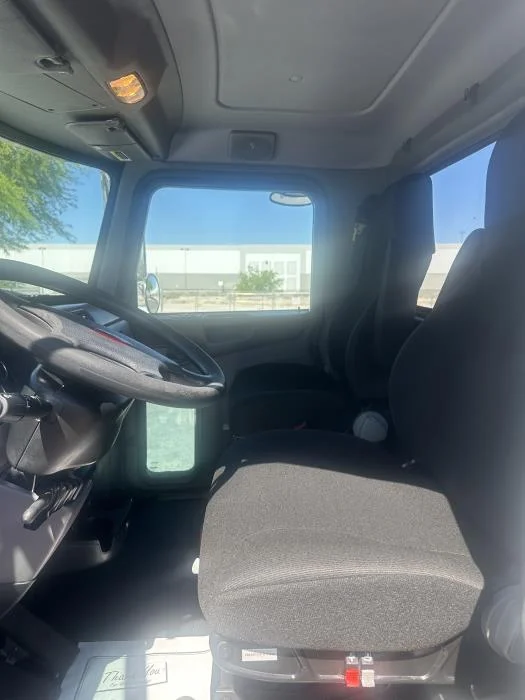 2021 Peterbilt 337 - image 7