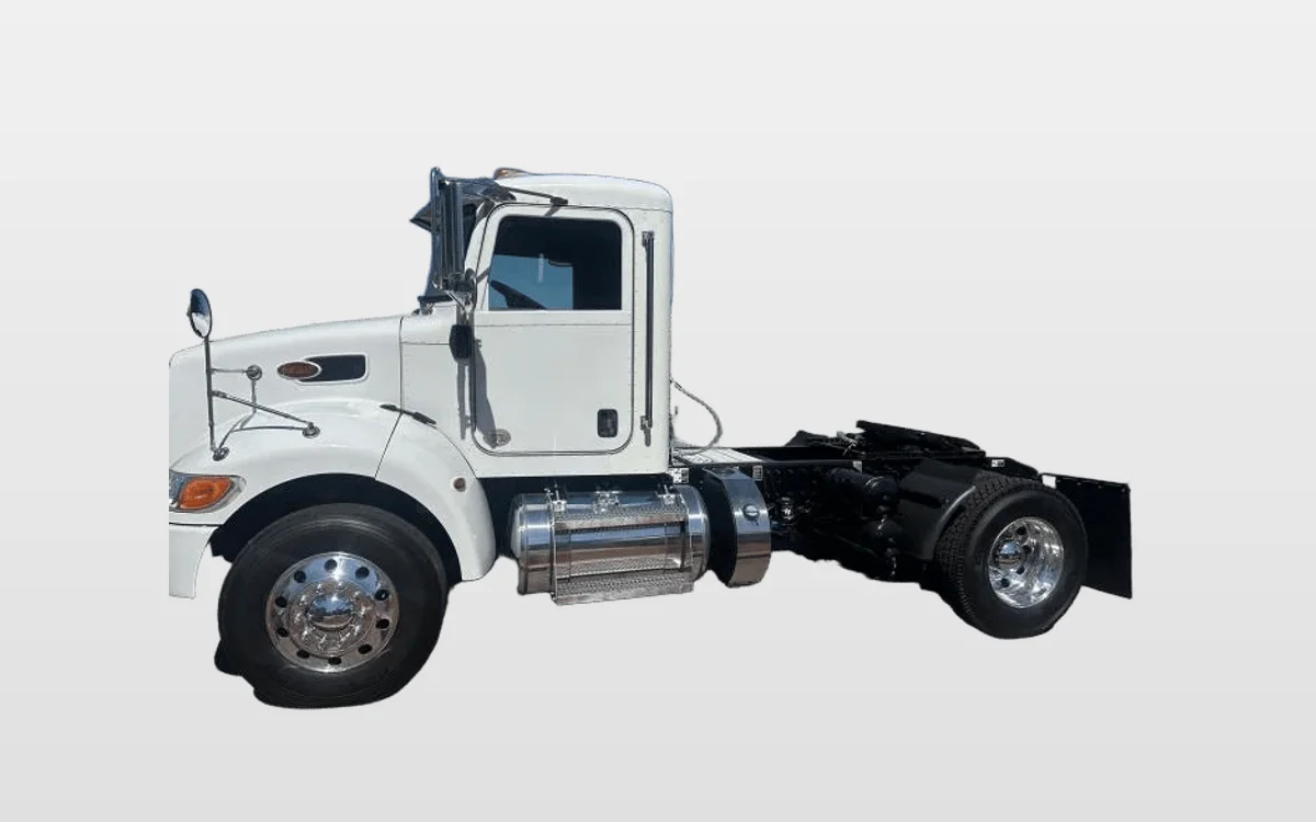 2021 Peterbilt 337 - image 1