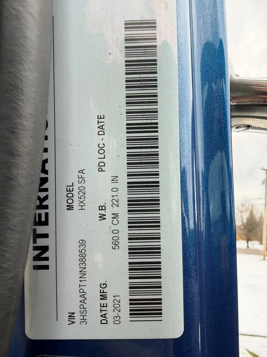 2022 International HX - image 22