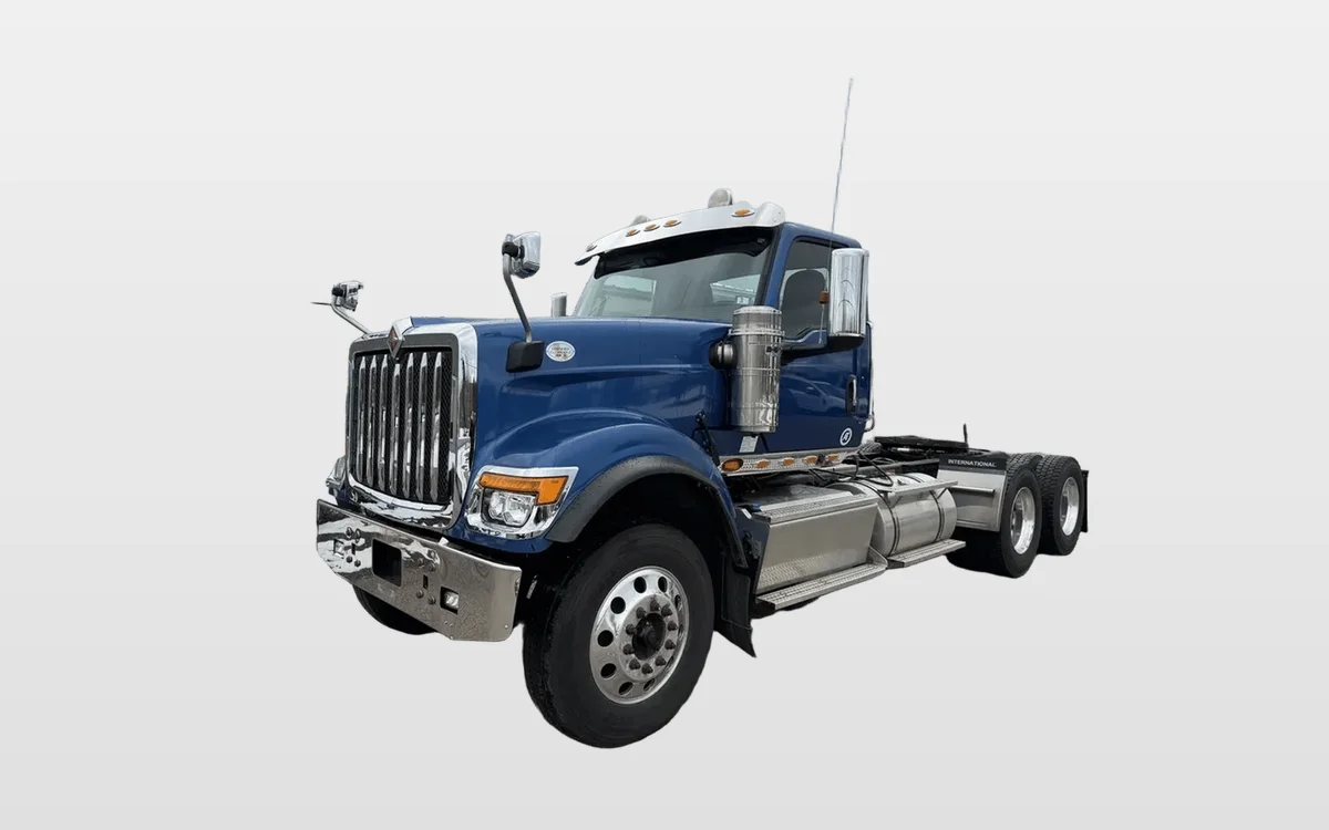 2022 International HX - image 1