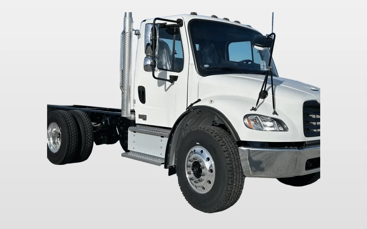 2025 Freightliner - image 1