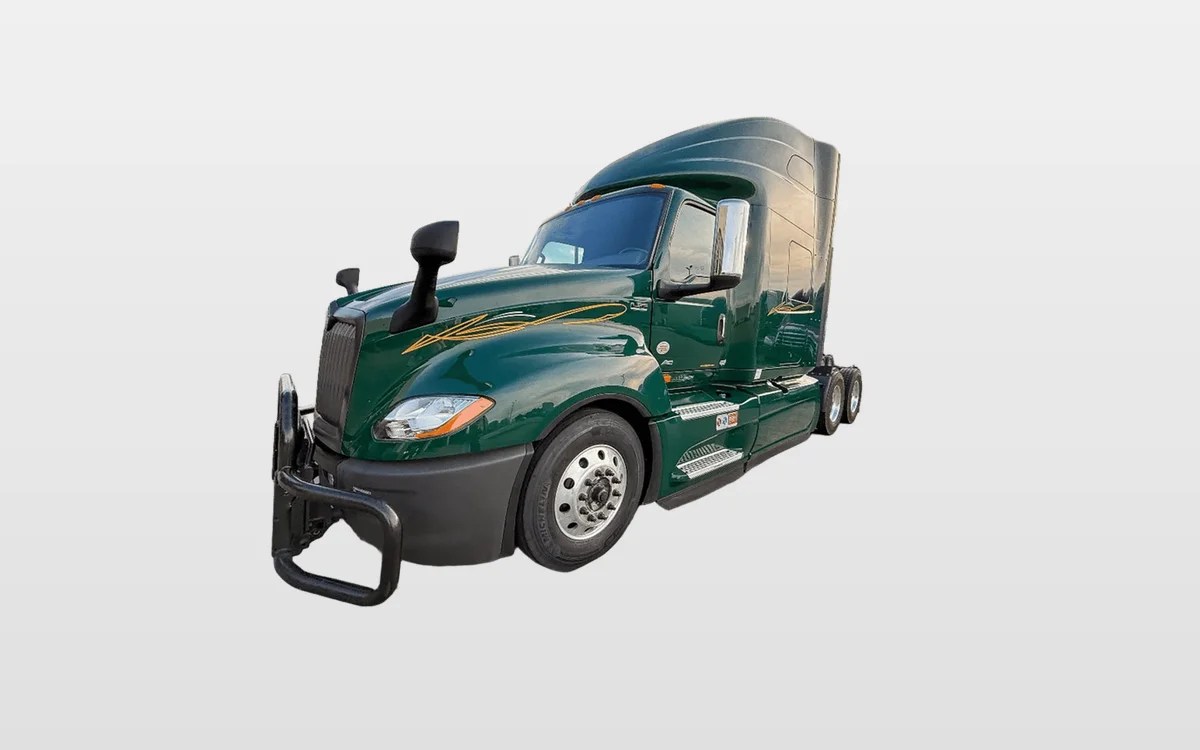 2023 International LT - image 1