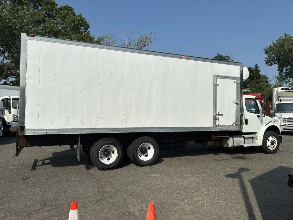 2019 Freightliner M2 106 in Newark, NJ — photo 12