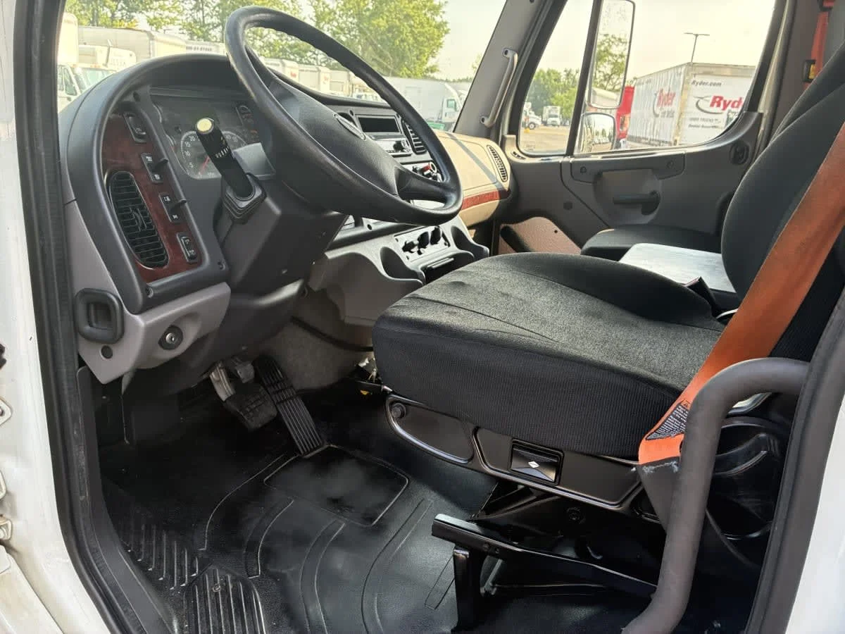 2019 Freightliner M2 106 in Newark, NJ — photo 16